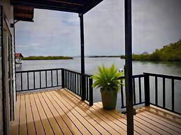 Six Pillars Resort