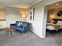 Centrally located Hilltop Apartment