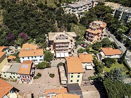 Kriss Apartments