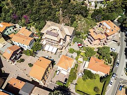 Kriss Apartments