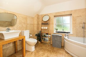 Beautiful 3 Bedroom Cotswold Cottage