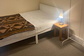 3 Bed Sleeps 6 Free Parking Enclosed Garden