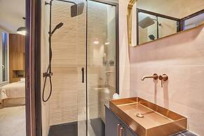Suite Premium Facing the Chateau de Vincennes