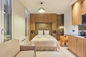 Suite Premium Facing the Chateau de Vincennes