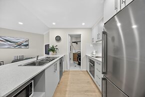 Apartment with Balcony & Parking Perth