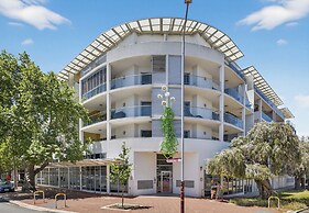 Apartment with Balcony & Parking Perth
