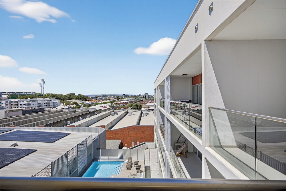 Apartment with Balcony & Parking Perth
