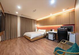 M Place Hotel Guwol-dong