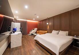 M Place Hotel Guwol-dong