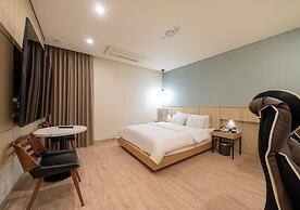 M Place Hotel Guwol-dong
