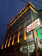Paluri Hotel
