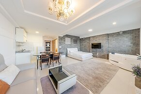 Uljin Sea and Moment Pension