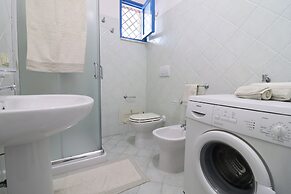Casa Adele in Torre Dell'orso With Wi-fi and air Conditioning