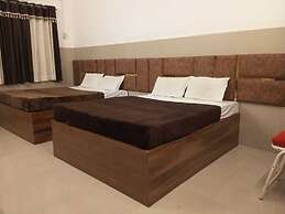 HOTEL CRAZY HOME AND RESORT