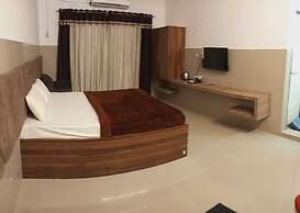 HOTEL CRAZY HOME AND RESORT
