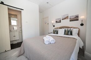 The Cherry Tree B&B Hotel