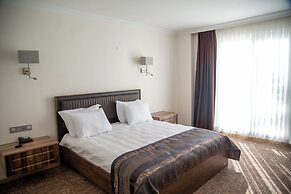 The Life Nest Hotel
