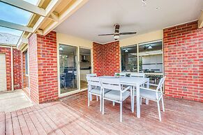 StayAU Two-story Comfy House Pool Table