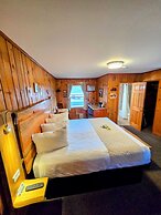 Alpine Lodge
