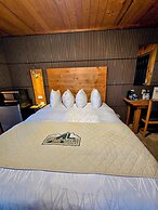 Alpine Lodge