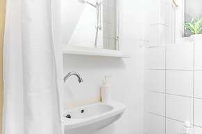 Quick Center Access 2BR Apt For Groups