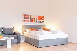 Quick Center Access 2BR Apt For Groups