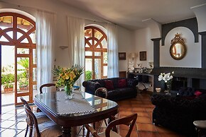 Villa Favara Charming Luxury Retreat With Private Pool