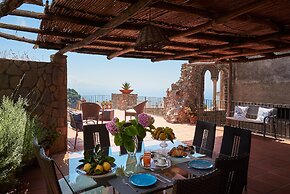Villa Favara Charming Luxury Retreat With Private Pool