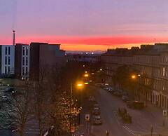 Warm, Upgraded Top-floor Flat in Finnieston