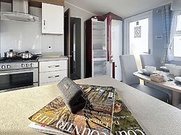 Premium Lodge - Sleeps 8 - Seton Sands Beach