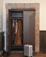 Palazzo Gambirasi Aparthotel Roma