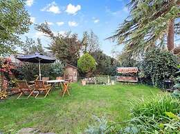 Spacious Home With Private Parking