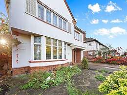 Spacious Home With Private Parking