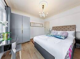 Spacious Home With Private Parking