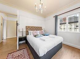 Spacious Home With Private Parking