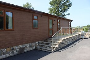 Holly Lodge