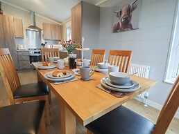 Holly Lodge