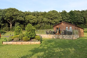 Holly Lodge