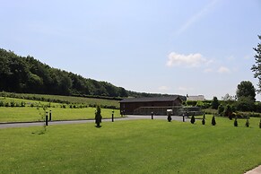 Holly Lodge