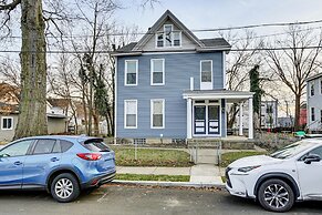 6 Mi to Dtwn Cincinnati: Dog-friendly Apt w/ Yard