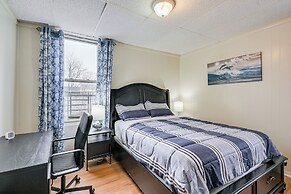 Easy Train Access! Quiet New York Commuter Apt