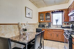 Easy Train Access! Quiet New York Commuter Apt