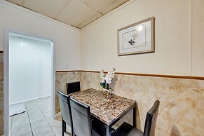 Easy Train Access! Quiet New York Commuter Apt