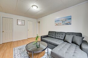 Easy Train Access! Quiet New York Commuter Apt