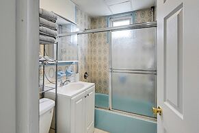 Easy Train Access! Quiet New York Commuter Apt