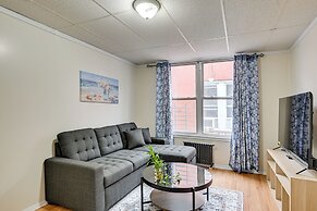 Easy Train Access! Quiet New York Commuter Apt