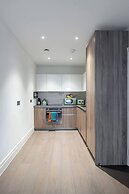 Modern Cozy Kingston Flat, 5 Mins to Train Station