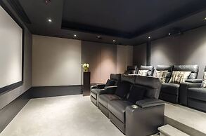 Modern Cozy Kingston Flat, 5 Mins to Train Station
