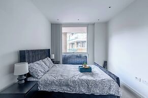 Modern Cozy Kingston Flat, 5 Mins to Train Station