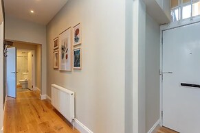 2bed 2bath Apartment Beneath Edinburgh Castle
